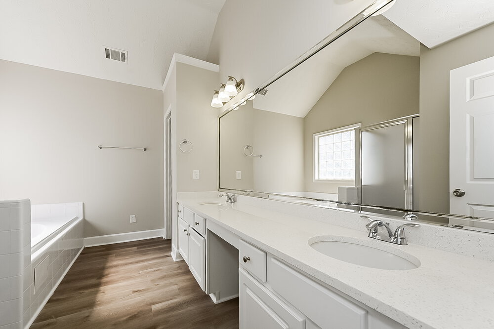 Building Photo - 7600 Crestwicke Crossing Dr