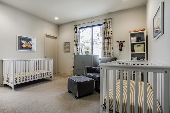 Building Photo - 4114 Normandy Ave