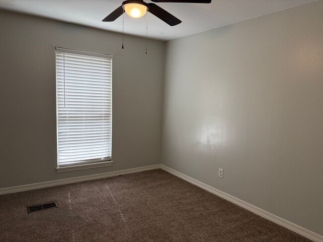 Building Photo - Timber Cove Townhomes