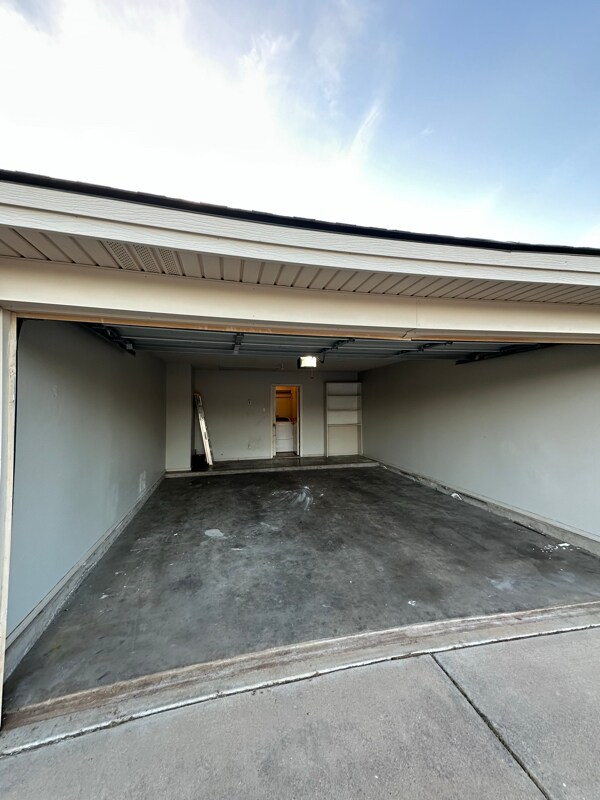 Building Photo - 603 N Elkhart Ave