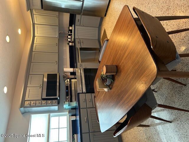 Building Photo - 126 Tyler Ave