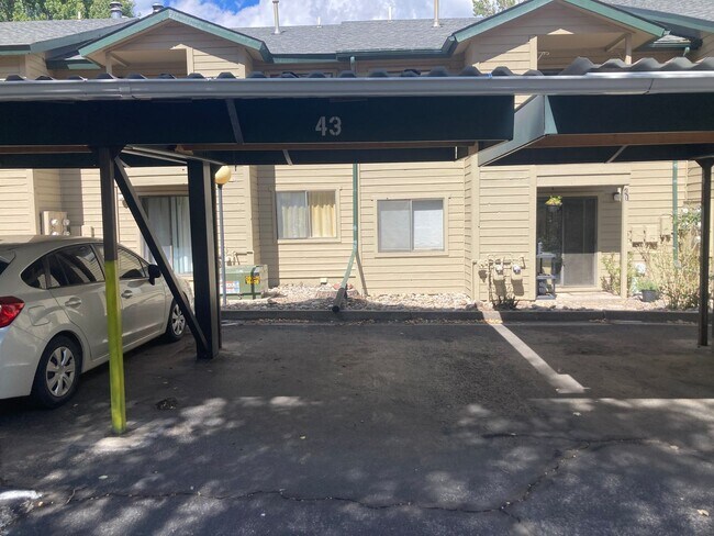 Building Photo - Charming 2 bed 2 bath condo near Fort Lewi...