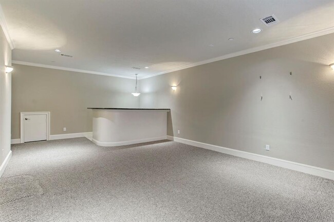 Building Photo - 5 Cardwell Ct