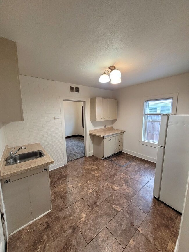 Building Photo - bry1804