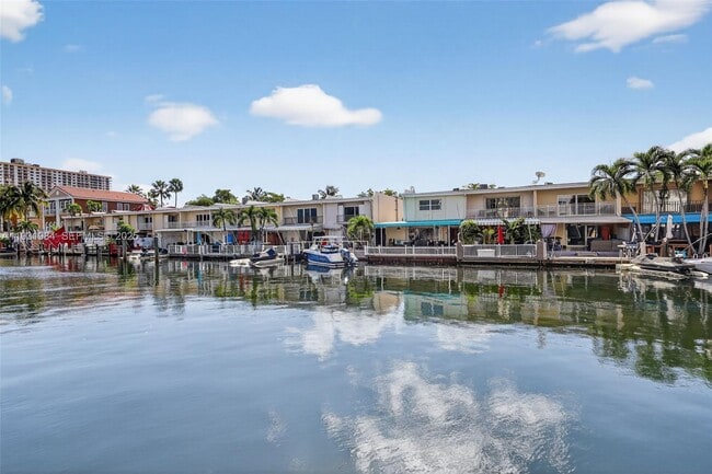 Building Photo - 3830 NE 171 St