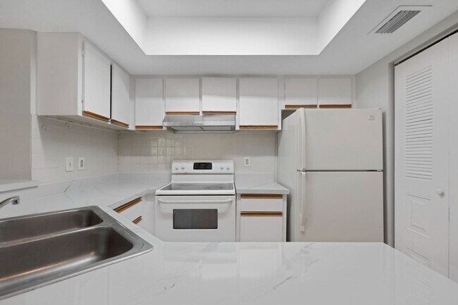 Building Photo - 9166 W Atlantic Blvd