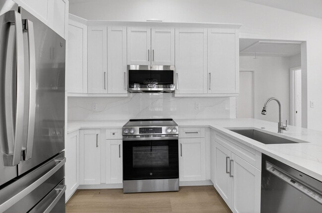 Building Photo - 5047 Brian Blvd