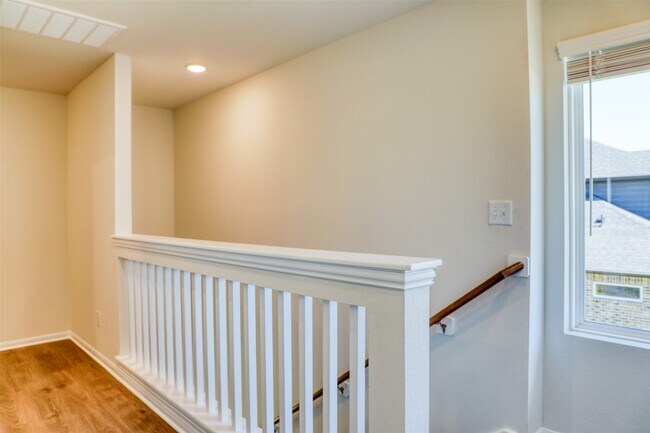 Building Photo - 410 Magnolia Ln