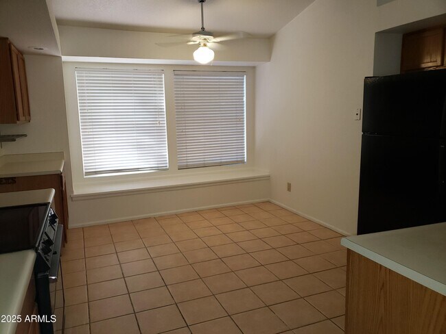 Building Photo - 2708 W Gila Ln