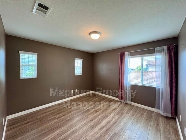 Building Photo - 35889 Wolverine Ln