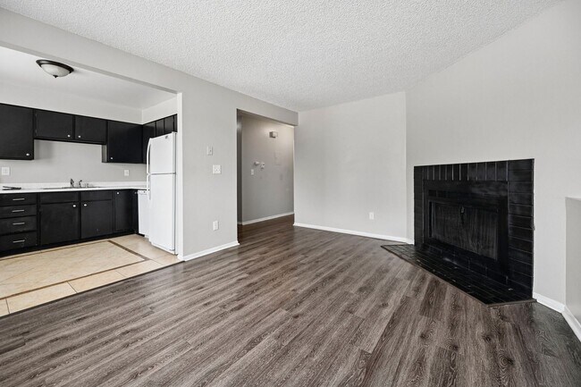 Building Photo - 3950 Stonedike Dr