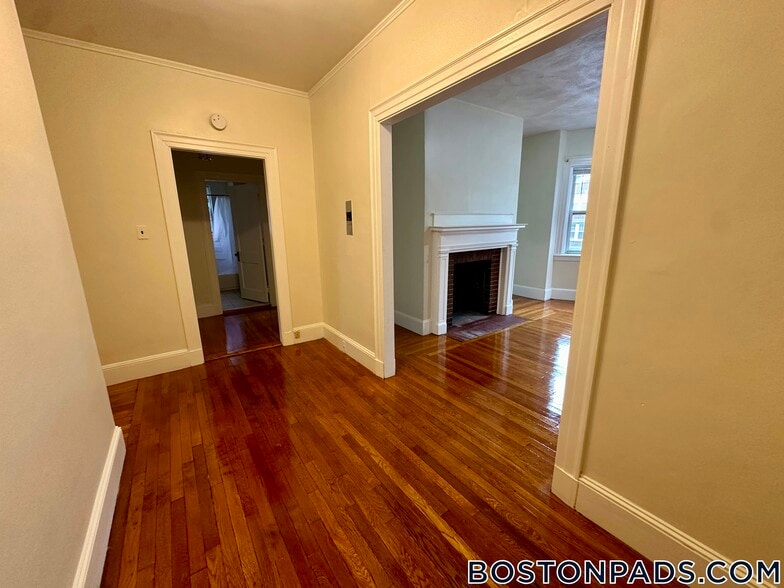 Building Photo - 163 Summer St