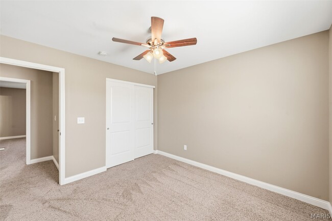 Building Photo - 305 Shadow Trace Dr