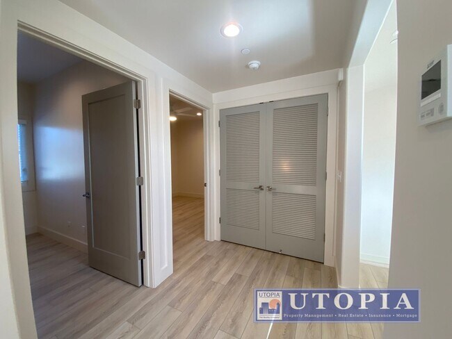 Building Photo - Newly Built 3Bd/2Ba Townhouse Style Home w...