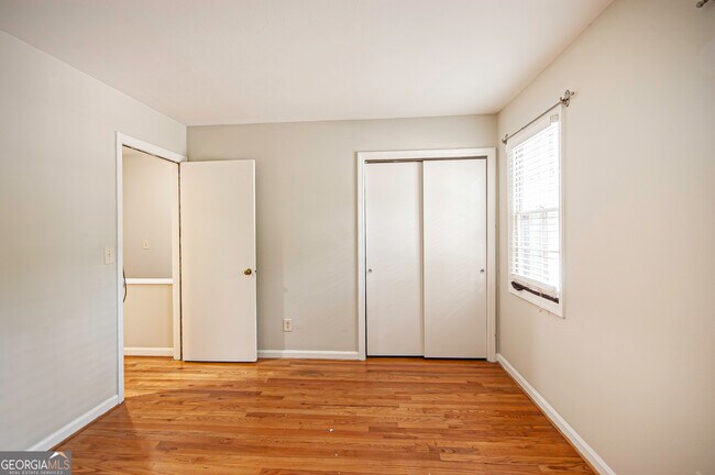 Building Photo - 3099 Colonial Way