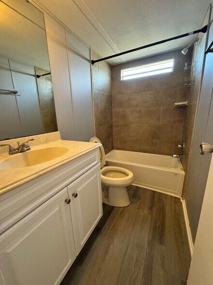 Building Photo - 3739 Whispering Pines Dr