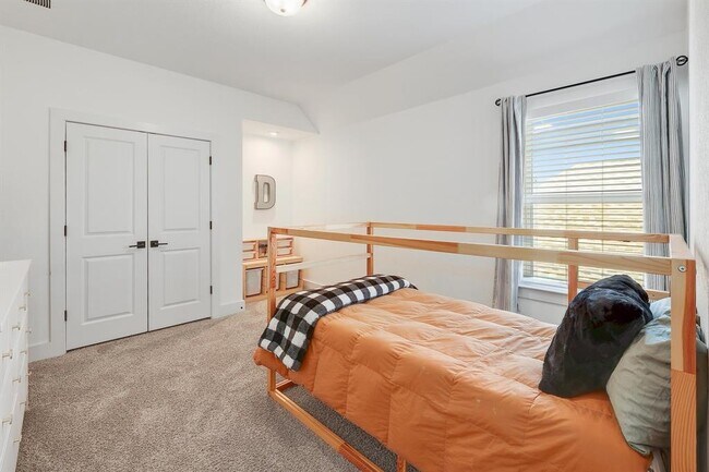Building Photo - 1113 Wolf Hollow Dr