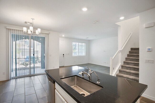 Building Photo - 3 Bed Townhome At Las Vegas Blv and St. Rose Pkwy