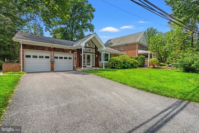 Building Photo - 7504 Radnor Rd