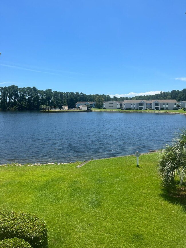 Building Photo - Remodeled 3 Bedroom Condo In a Prime Location!!!  ~ Annual Rental ~