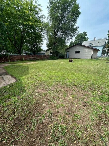 Fenced in Yard - 1604 10th St S