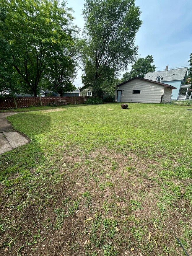 Fenced in Yard - 1604 10th St S