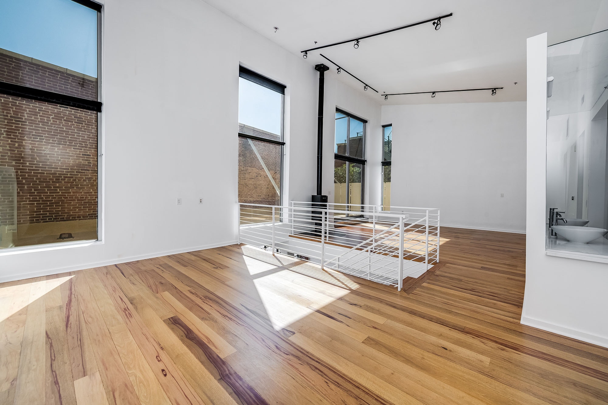 Building Photo - 1850 E Industrial St