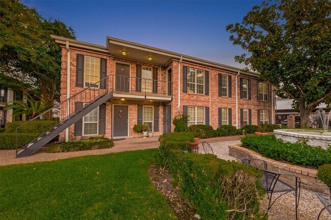 Building Photo - 6410 Del Monte Dr