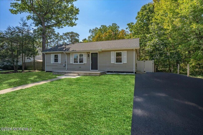 Building Photo - 501 Azalea Dr