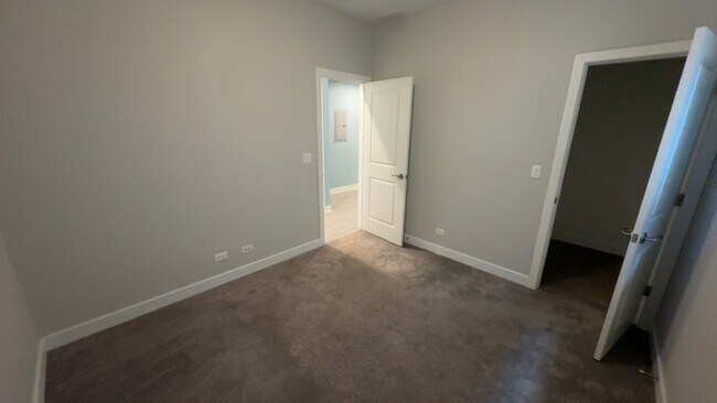 Building Photo - 22 N Parkside Ave