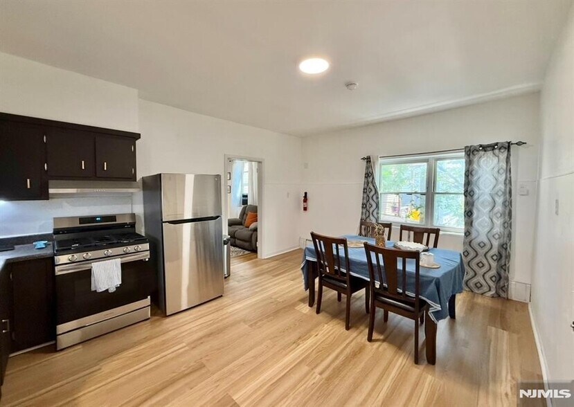 Building Photo - 616 Frank E Rodgers Blvd N