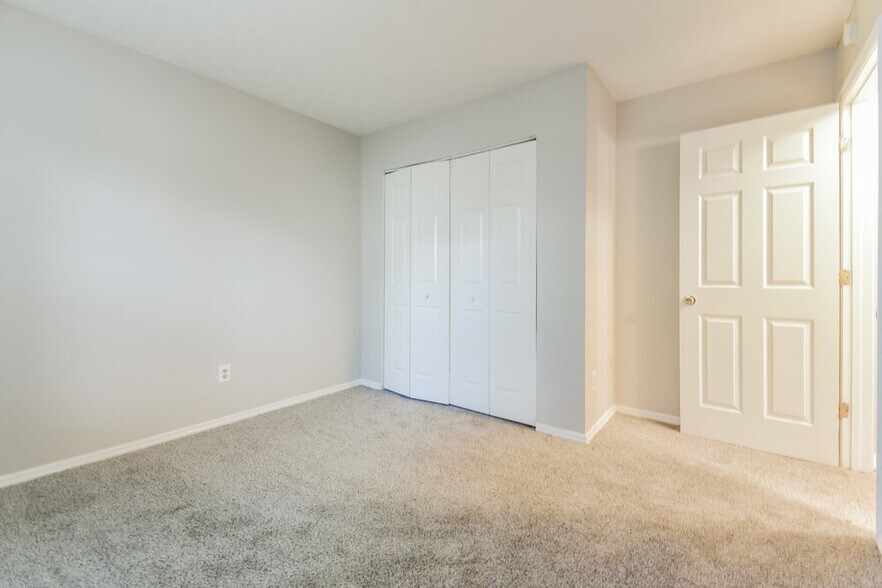 Building Photo - 3069 Oakvale Heights