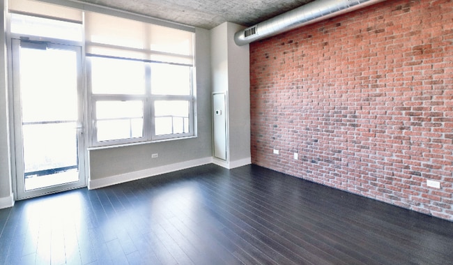 Building Photo - 804 S Clark St