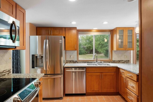 Primary Photo - 12323 SW Millview Ct