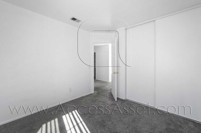 Building Photo - Charming 4/Bed 3/Bath Home In The Heart Of...