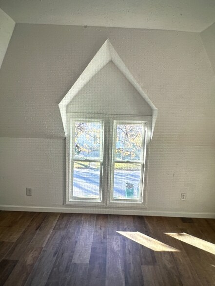 Building Photo - 1428 Story St