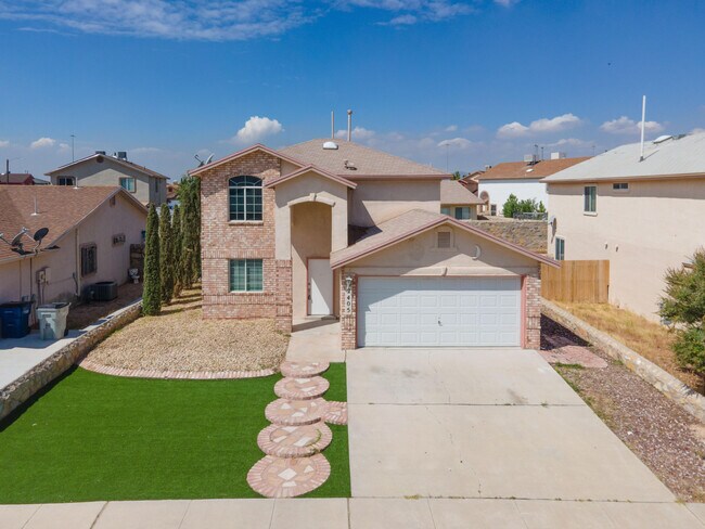 Primary Photo - 2405 Tierra Humeda Dr