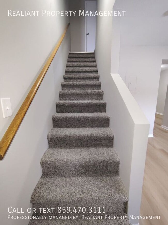 Building Photo - 31 Hurley St