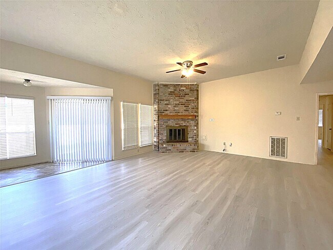 Building Photo - 9515 Hendon Ln