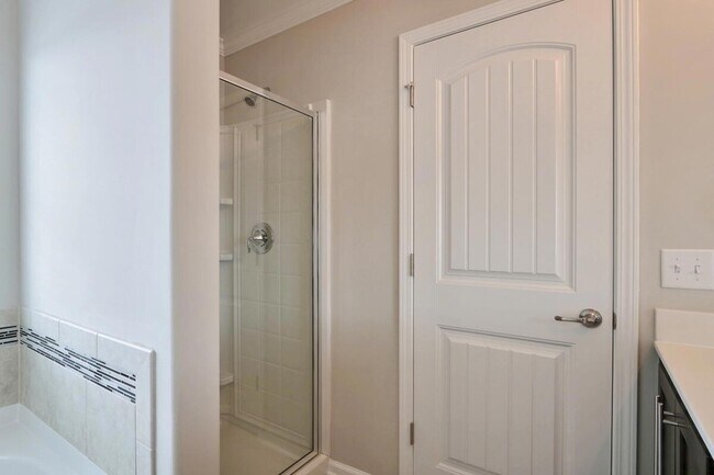 Building Photo - 226 St Catherines Ct