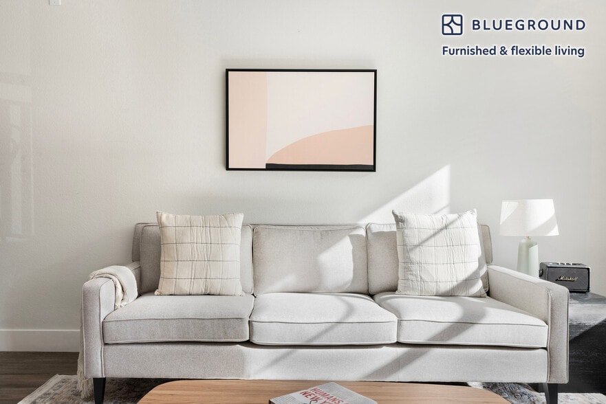 Building Photo - 3889 Artist Walk Common