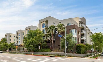 Building Photo - 12655 Bluff Creek Dr