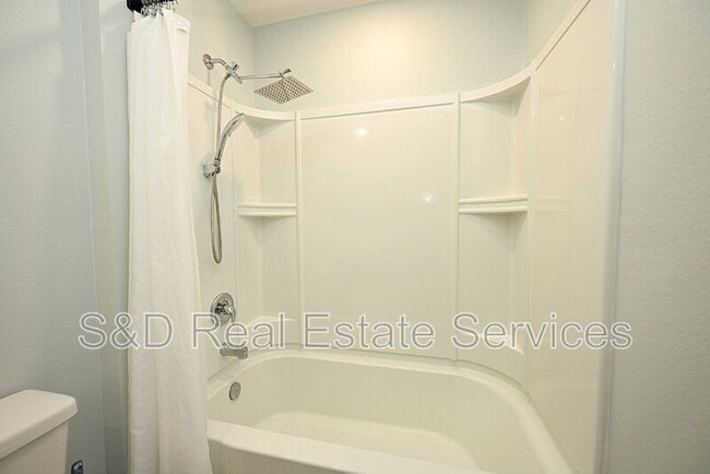 Building Photo - 1563 Swan Lake Cir