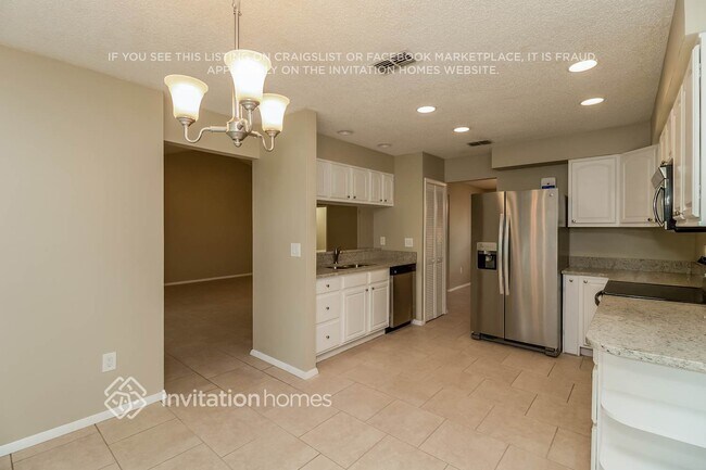 Building Photo - 15103 Southfork Dr