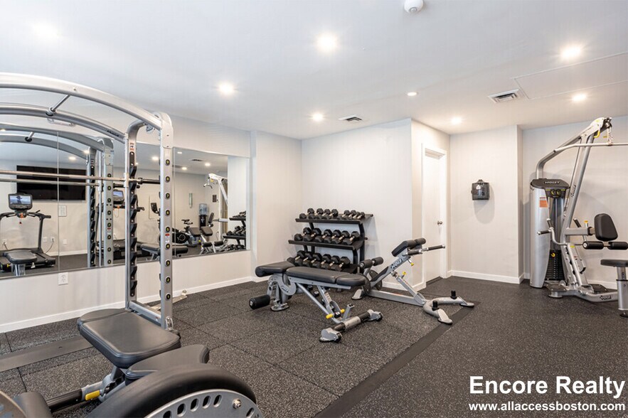 Building Photo - 100 Jersey St