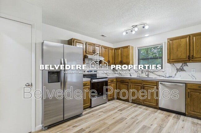 Building Photo - 6 Bellows Ct