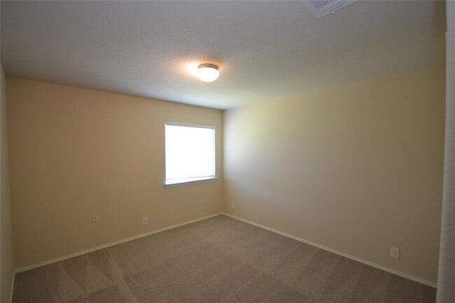 Building Photo - 409 Riverine Way