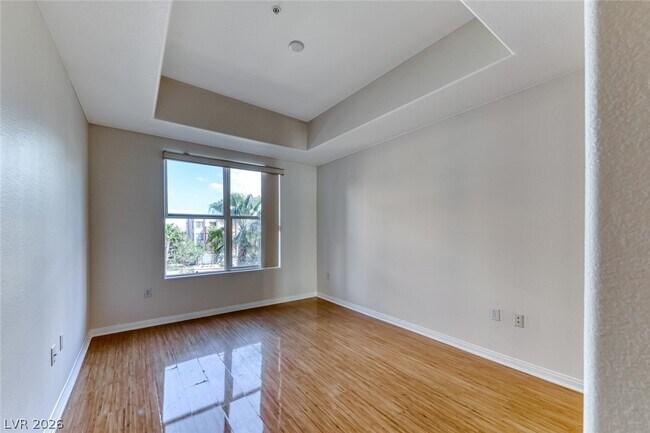 Building Photo - 62 E Serene Ave