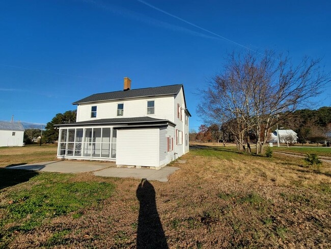 Building Photo - 14212 Shields Bridge Rd