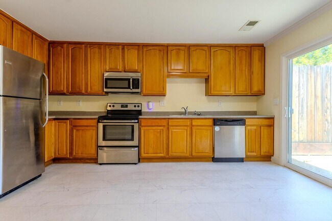 Building Photo - 6522 Maywood Ln